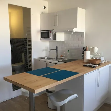 Lumineux Avec Terrasse A Carnon-plage Appartement *